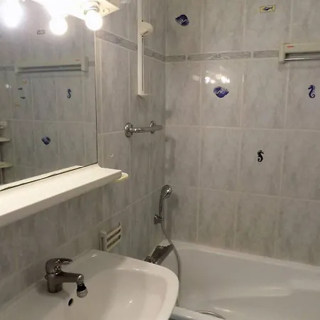 Apartment - Avec Emplacement Ideal - Terrasse - Garage Privatif Royan